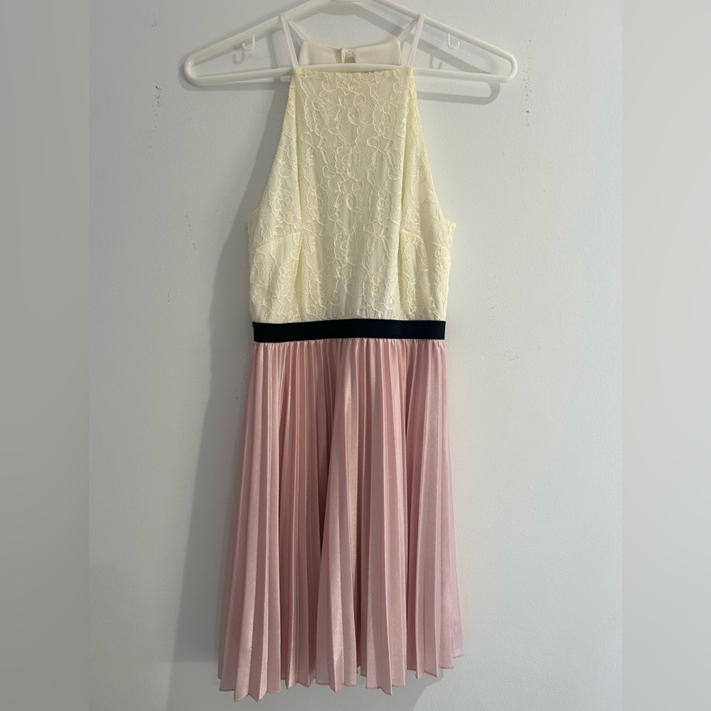 Speechless dress with white top and pink bottom